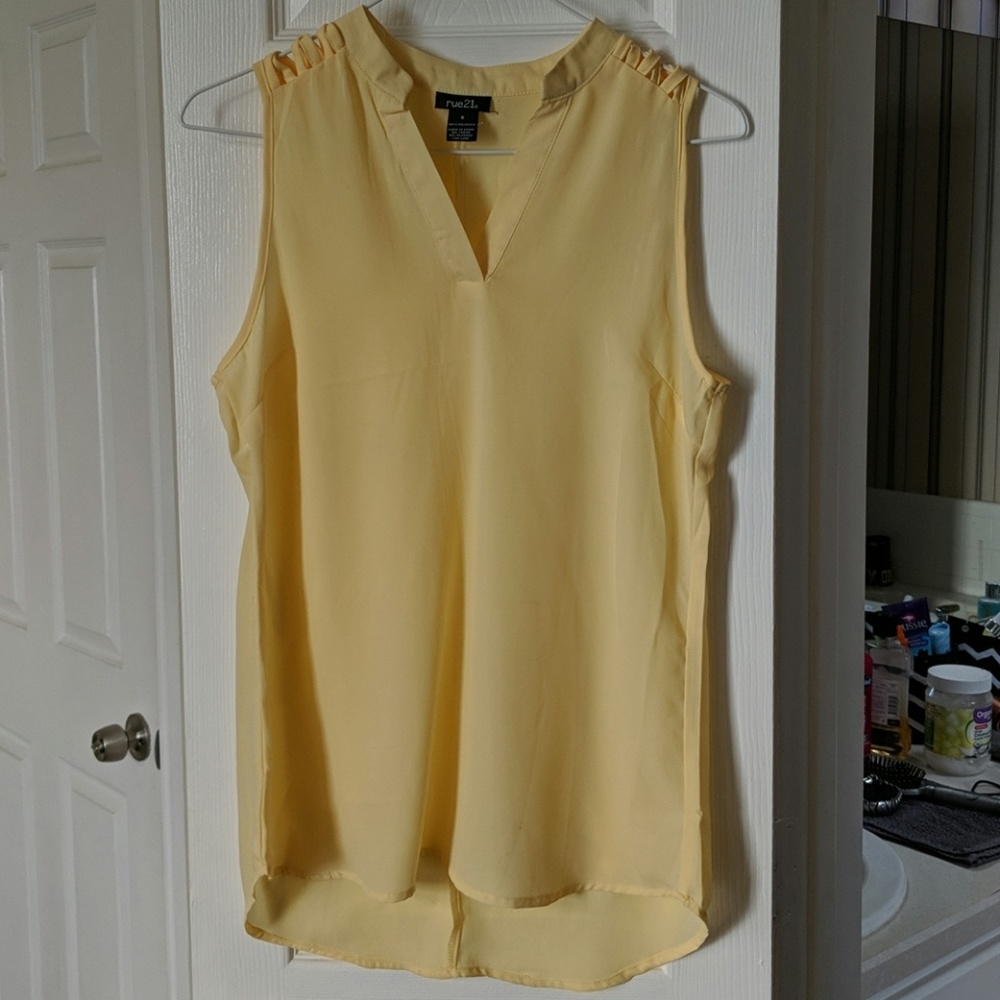 Super charming soft yellow tank